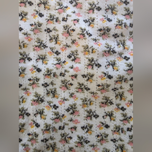 Dôen Paola Tee in Sunlit Secret Garden - Picture 13 of 13